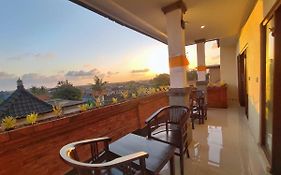 Kubu Taman Home Stay